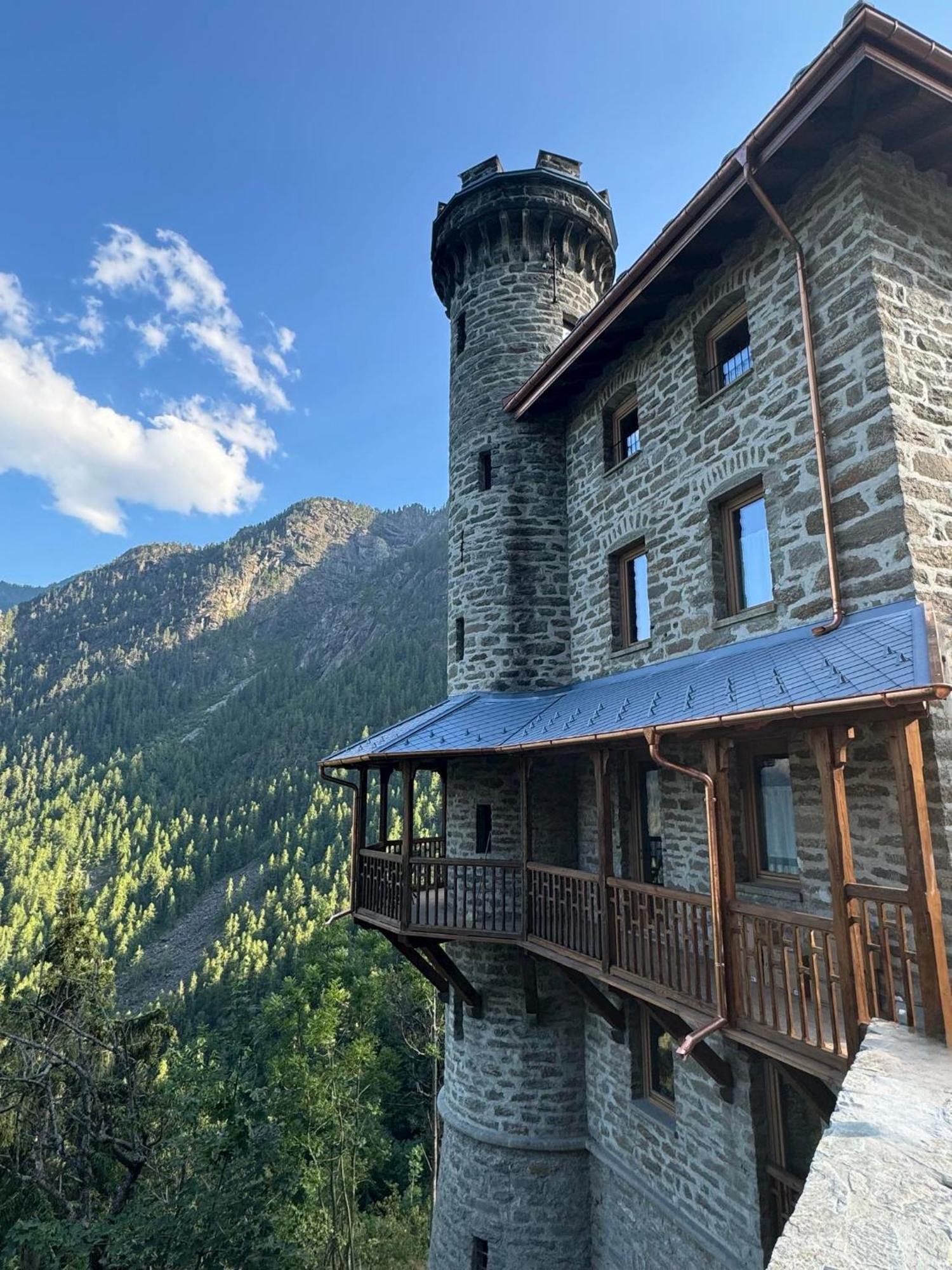 Il Castello Nel Bosco, Appartamento Torrente Champorcher Luaran gambar