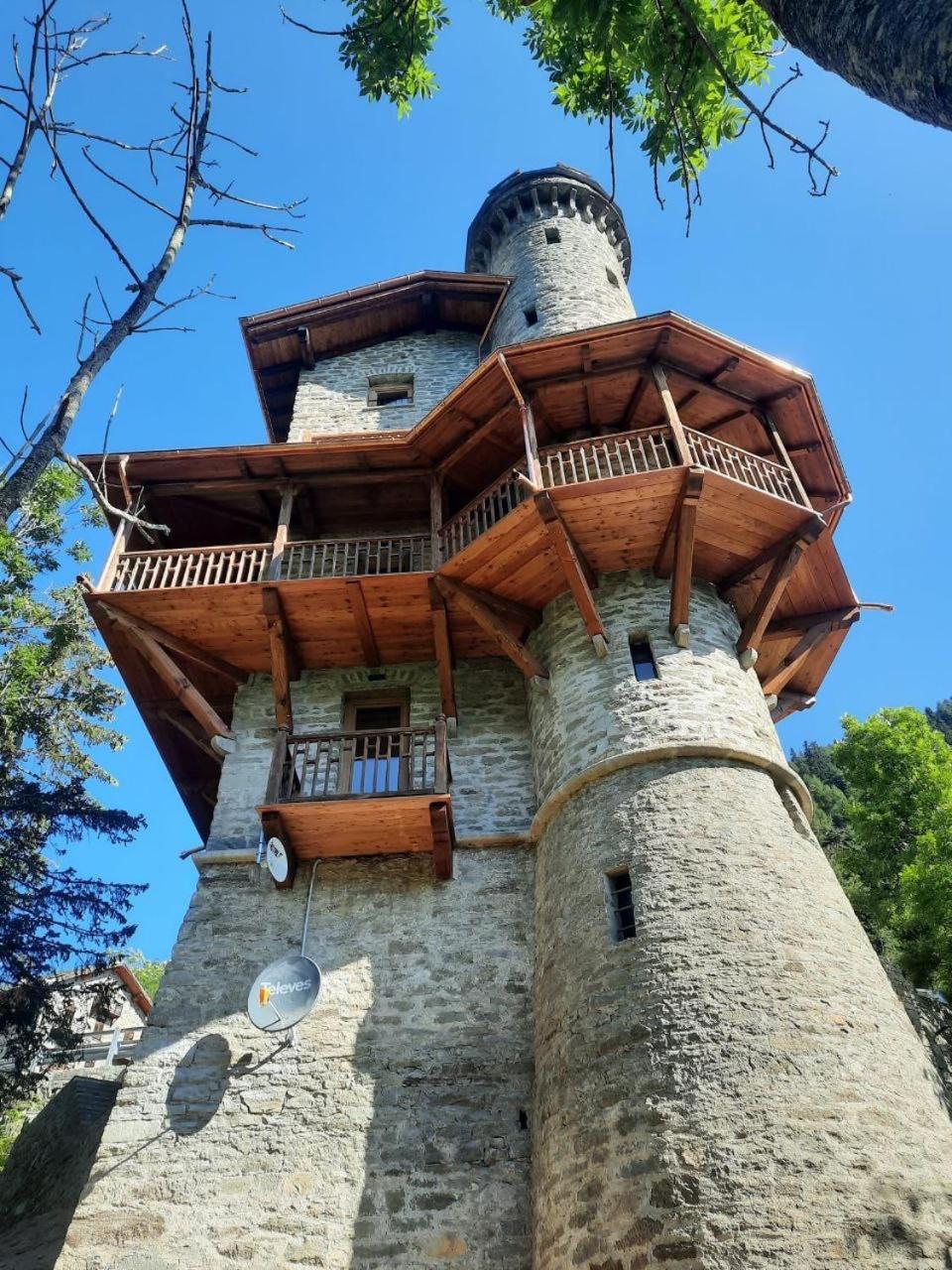 Il Castello Nel Bosco, Appartamento Torrente Champorcher Luaran gambar