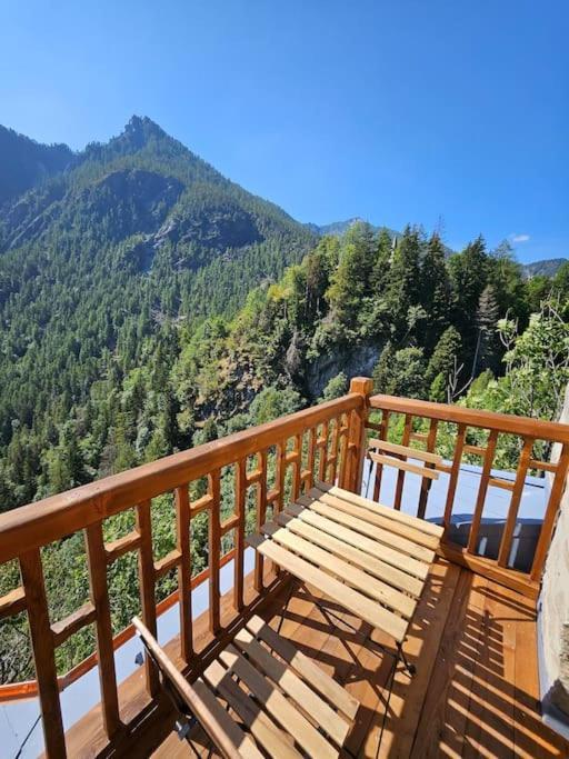 Il Castello Nel Bosco, Appartamento Torrente Champorcher Luaran gambar